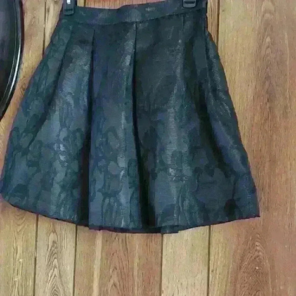 Banana Republic Flare Printed Skirt - Picture 4 of 4